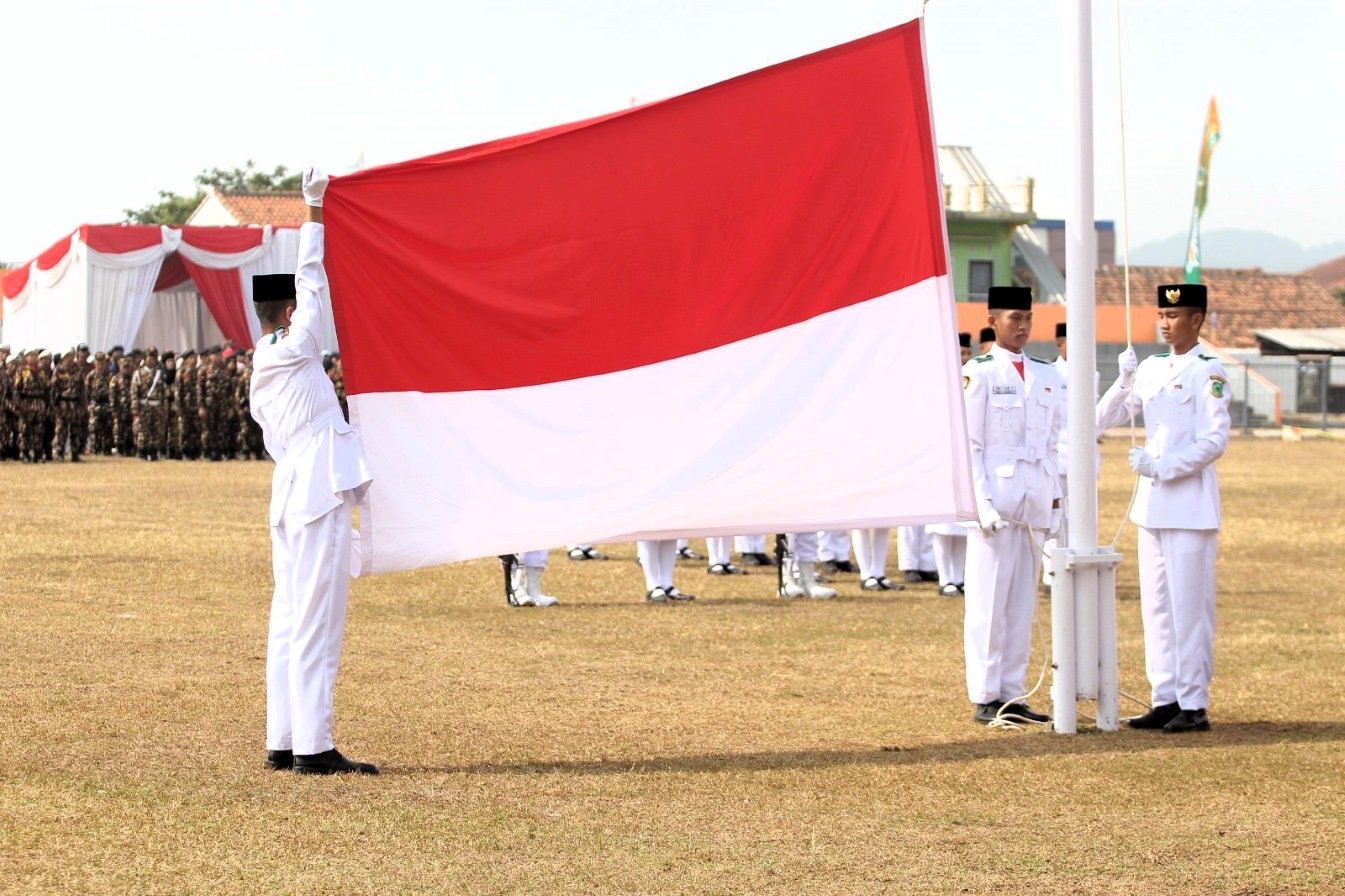 Upacara 17 Agustus 2026 di Kuningan: keberhasilan pembangunan diukur dari kesejahteraan warga saat HUT ke-81 RI.
