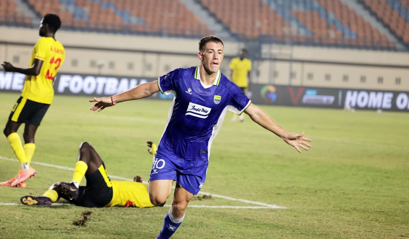 Persib Maung Bandung lolos ke fase grup ACL 2 usai bongkar low block Manila Digger 1-0 lewat gol clutch Mariano Peralta di menit ke-89.