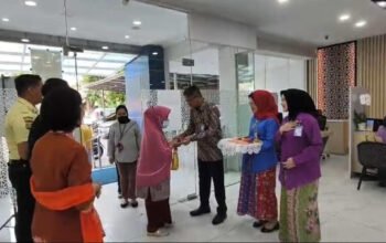 Semarak Hari Pelanggan Nasional, BRI BO Tanjung Priok Sambut Nasabah Hangat Berwastra