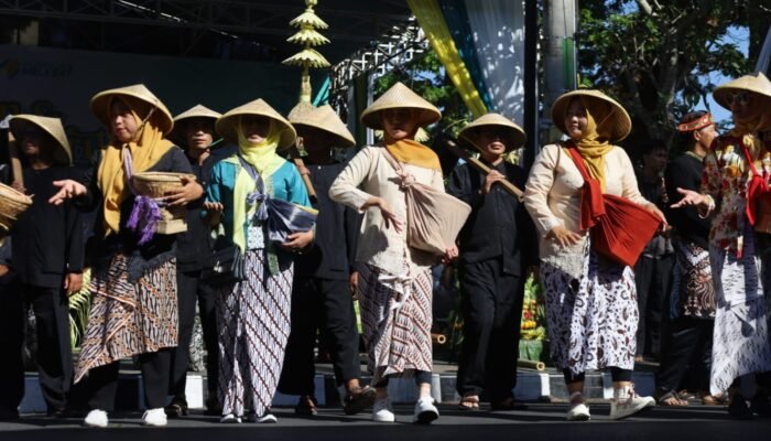Kemeriahan Seba Sapton dan Babarit HUT ke-528 Kuningan