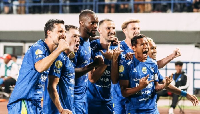 Klasemen Persib vs PSM Makassar: Gol Tanaka Tak Mampu Bendung Comeback Maung Bandung, Skor 3-1