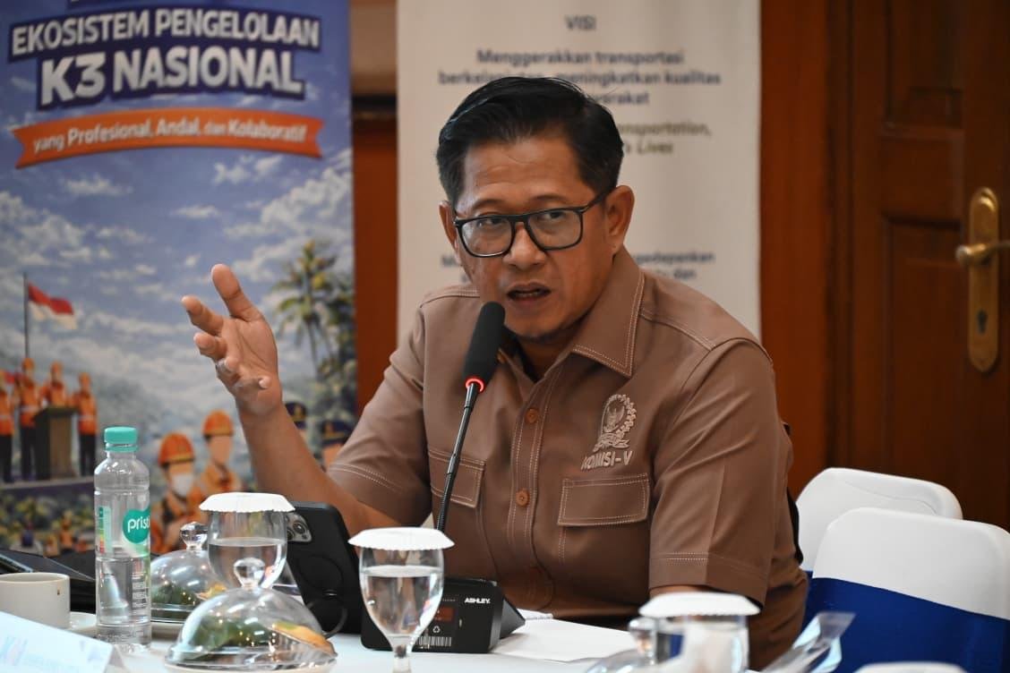 Anggota DPR RI Fraksi Partai Kebangkitan Bangsa (PKB), Sudjatmiko, mendesak pemerintah melakukan evaluasi menyeluruh terhadap pengawasan keselamatan pelayaran, penegakan hukum atas pelanggaran, serta peremajaan armada kapal penyeberangan.