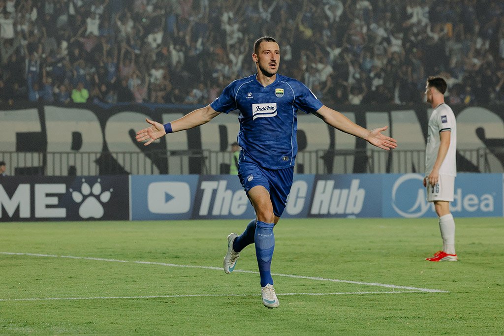 Persib tak terbendung di ACL 2 usai mengalahkan Melbourne Victory 2-0. Balsa Sekulic borong dua gol, Igor Tolic puji mental pemainnya.